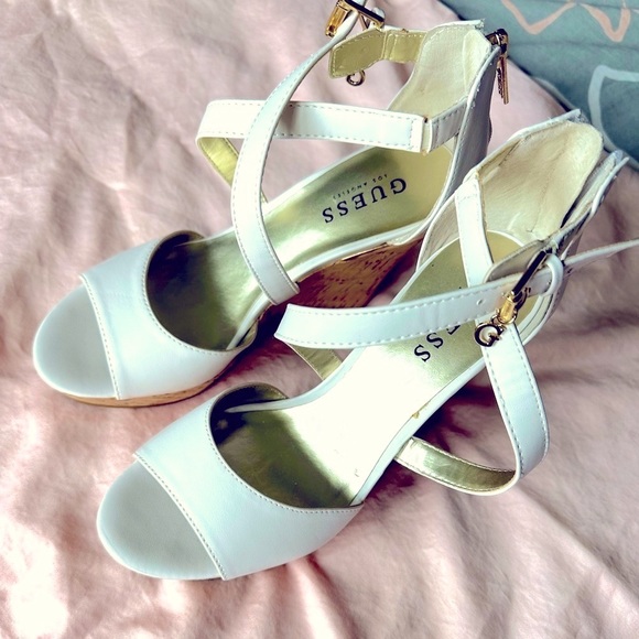 GUESS WOMEN WEDGE SANDAL, UNUSED !! - Picture 3 of 8